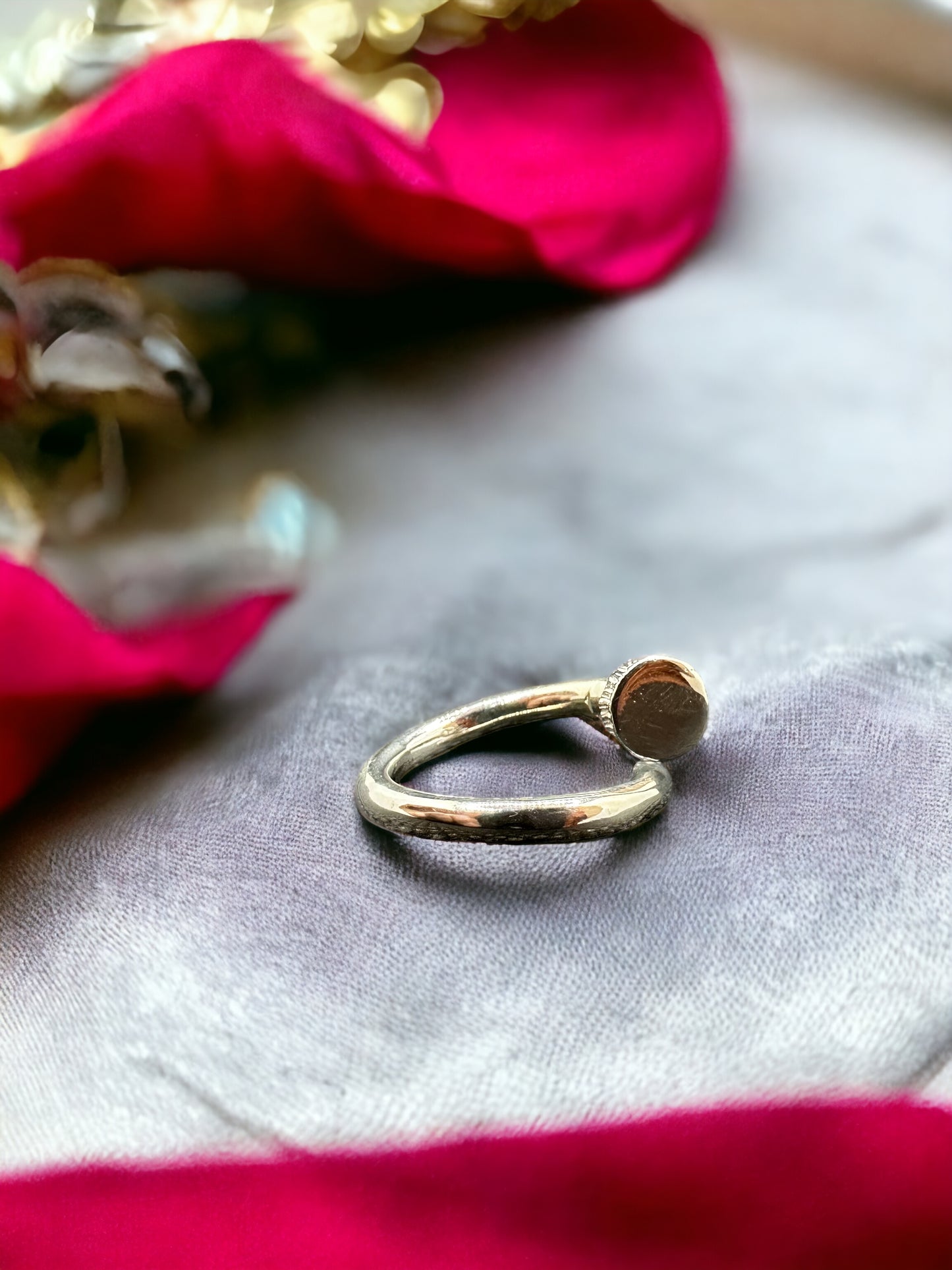 Anillo de clavo estilo Cartier de plata con punta de circonita