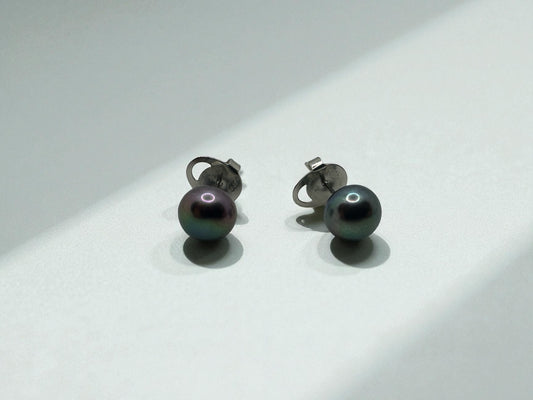 Black Pearl Stud Earrings